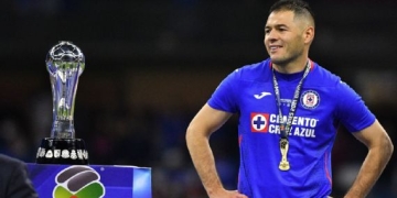 El Club Cruz Azul anunció la renovación de Pablo Aguilar para afrontar el Apertura 2021