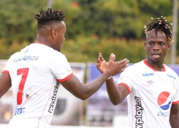 Gustavo Torres y Deinner Quiñones amigos de toda la vida en el equipo del que son hinchas