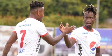 Gustavo Torres y Deinner Quiñones amigos de toda la vida en el equipo del que son hinchas