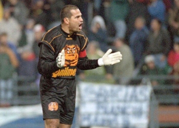 Chilavert a favor de Martínez: "El prestigio no se gana abrazándose con los rivales"
