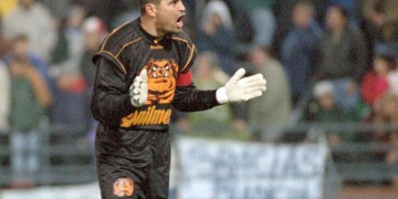 Chilavert a favor de Martínez: "El prestigio no se gana abrazándose con los rivales"