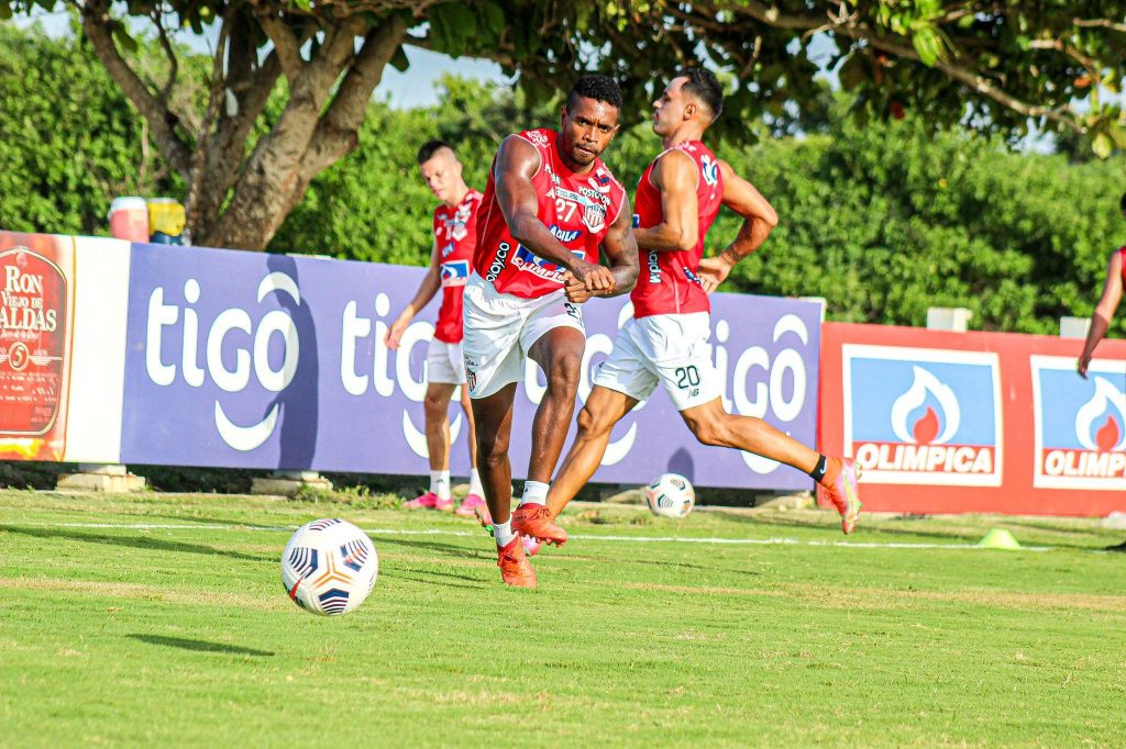 Las bajas de Junior no opacan su ilusión: comienza camino en Copa Sudamericana