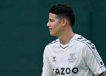 Cabe resaltar que, a James, le habría llegado una oferta del balompié turco, pero al parecer no se finiquitó y esta temporada entrenará bajo las órdenes de Rafael Benítez, en los 'toffees'.
