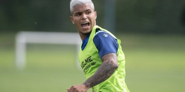 Juan Camilo 'Cucho' Hernández tendrá su primera experiencia en la Premier League