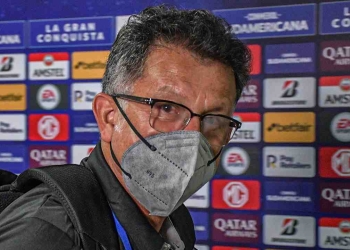 Juan Carlos Osorio muy enojado por la decisión de no poder inscribir sus jugadores