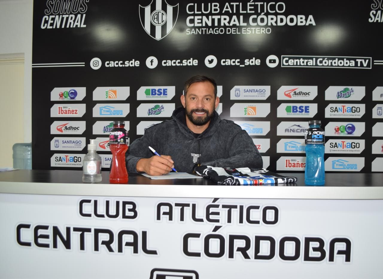 Matías Mier fue presentado oficialmente como jugador del Club Atlético Central Córdoba
