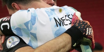 Lionel Messi para Dibu Martínez: "Sin palabras, te lo mereces BESTIA"