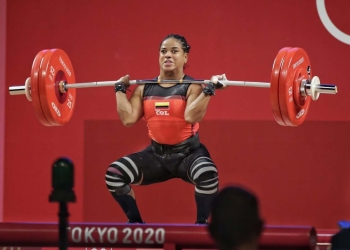 Mercedes Pérez compite por medalla en pesas