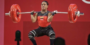 Mercedes Pérez compite por medalla en pesas