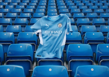 PUMA y Manchester City recuerdan gol de Agüero con su nueva camiseta