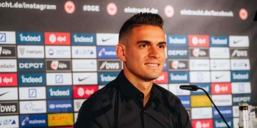 Rafael Santos Borré tras su llegada a Frankfurt Vengo a dejar mi nombre