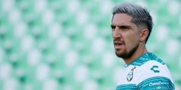 Santos Laguna ha confirmado la renovación del mediocampista chileno Diego Valdés