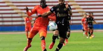 No rindió en el DIM, pero ya es goleador histórico en el exterior