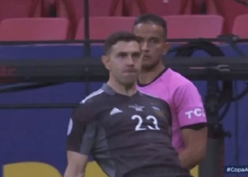 Dibu Martínez: de la provocación a Yerry Mina al "me encantaría ir a Colombia de vacaciones"