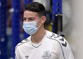 ¡Fin de las vacaciones! Primer entrenamiento de James con Everton y Rafa Benítez