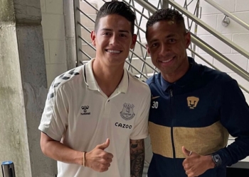 ¡Otra vez los rivales terminaron fotografiándose con James Rodríguez!