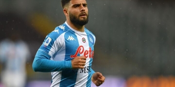 Napoli cierra negociaciones con Armani y tendrá marca propia