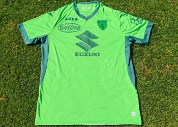 Torino lanza camiseta verde en honor a Chapecoense
