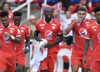 América de Cali está trabajando en la renovación de Adrián Ramos