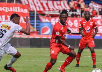 Deinner Quiñones Debemos mejorar en la definición y su no llamado a la Selección