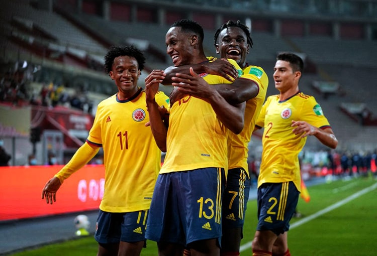Duván Zapata, Selección Colombia, Eliminatorias al Mundial de Fútbol Qatar 2022, lesión