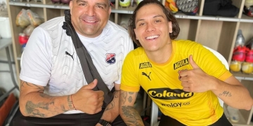 Juanfer Quintero: de amores con los ídolos del DIM durante sus vacaciones