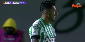 Jéfferson Duque, fallo con el arco solo y reivindicación con gol de penal