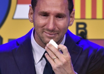 ¿Qué ha pasado con la subasta del pañuelo en el que lloró Lionel Messi?