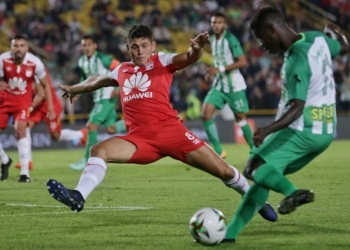 ¿Cuál es el historial entre Independiente Santa Fe y Atlético Nacional?