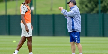 Mina sin DT: Everton destituyó a Rafa Benítez