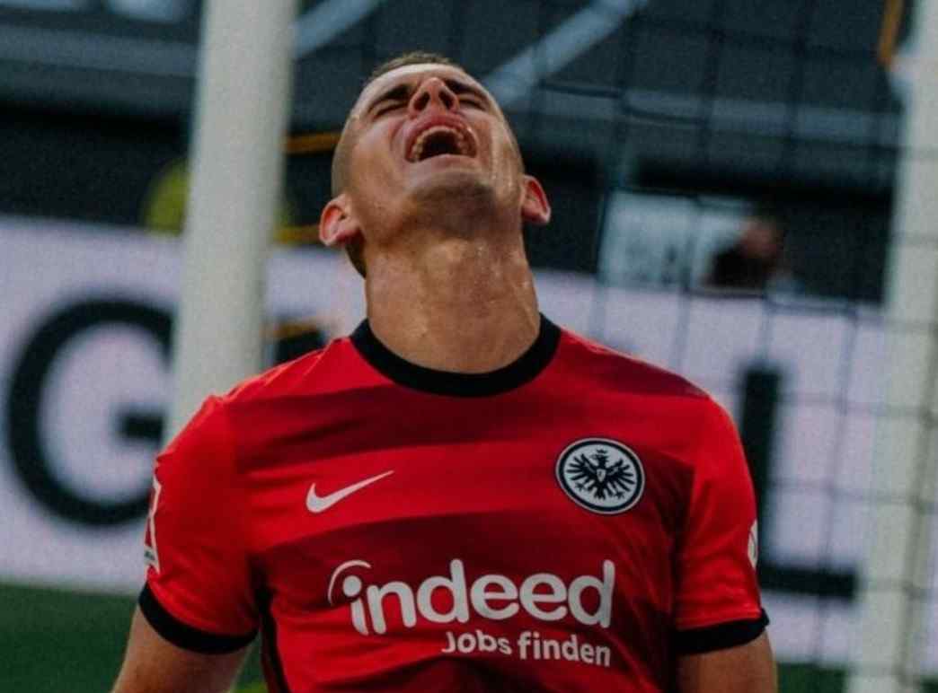 Rafael Santos Borré debutó en la Bundesliga
