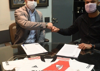 Defensa colombiano firmó contrato con River Plate