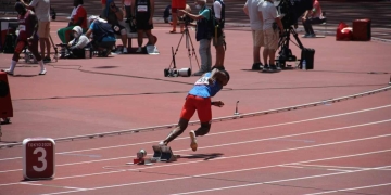¡Anthony Zambrano ganó medalla de plata en los 400 metros planos!
