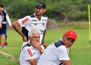 Arturo Reyes y Julio Comesaña juntos en Junior. ¡Uno volvería!