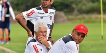 Arturo Reyes y Julio Comesaña juntos en Junior. ¡Uno volvería!