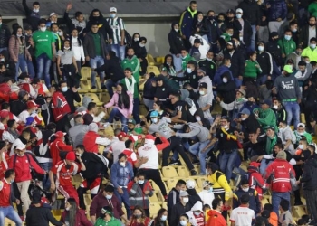 Se entregó una de las personas con camiseta de Atlético Nacional que agredió a hincha de Santa Fe en El Campín