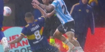 Edwin Cardona: de otro golazo con Boca a la expulsión en 7 minutos