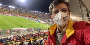 El error de la Alcaldesa de Bogotá tras Santa Fe vs. Nacional por el que no la perdonan en redes sociales