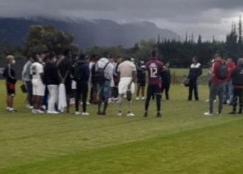 ¡Exigen resultados! Hinchas de Santa Fe ingresaron a la sede de Tenjo