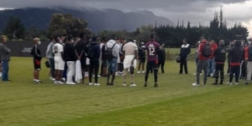 ¡Exigen resultados! Hinchas de Santa Fe ingresaron a la sede de Tenjo