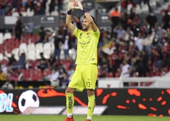 Camilo Vargas y una importante marca que lo pone como uno de los mejores de la Liga MX