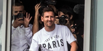 ¡Lionel Messi se muestra con los colores del PSG!