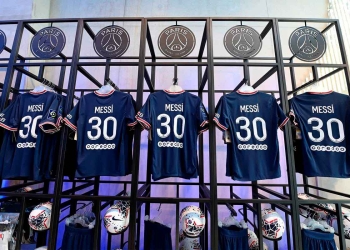 Precio de la camiseta del PSG con el 30 de Messi en pesos colombianos