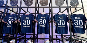 Precio de la camiseta del PSG con el 30 de Messi en pesos colombianos