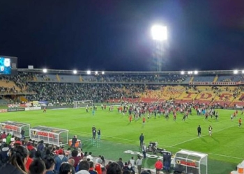 La razón por la que Santa Fe y Atlético Nacional siguieron jugando tras los desmanes en El Campín