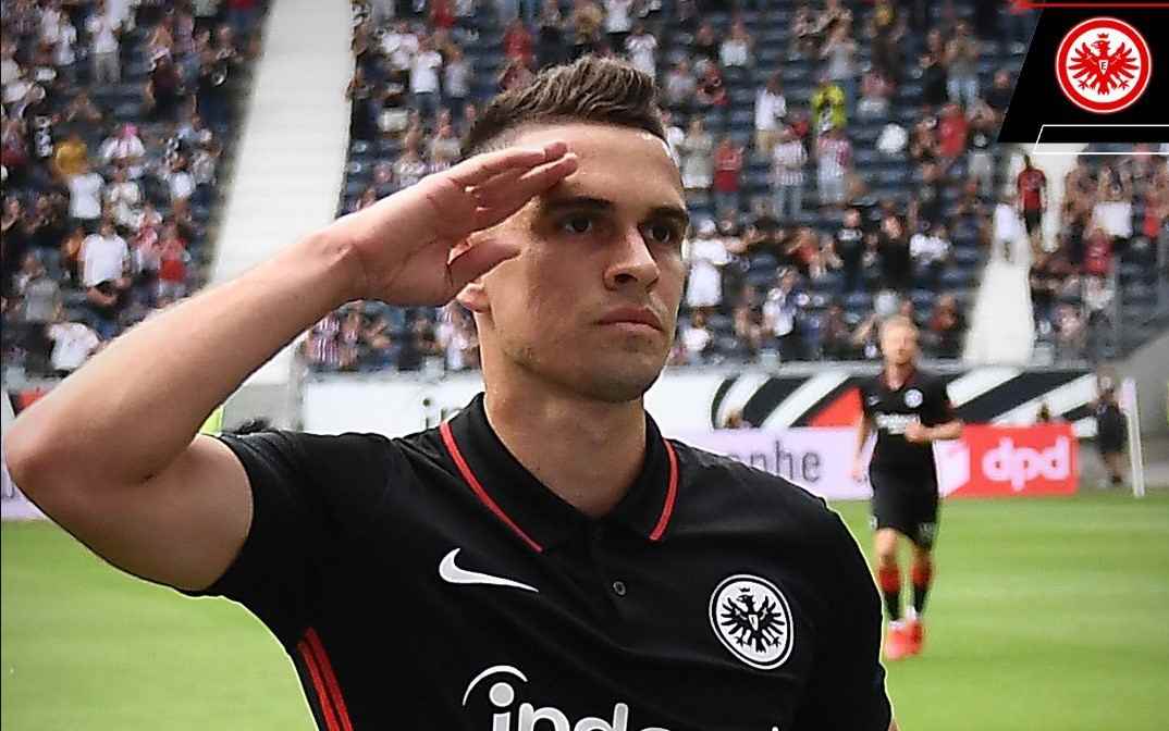 ¿Cómo ver el debut de Santos Borré en la Bundesliga?