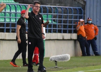 Juan Carlos Osorio y sus jugadores salieron escoltados del Pascual tras derrota ante Quindío