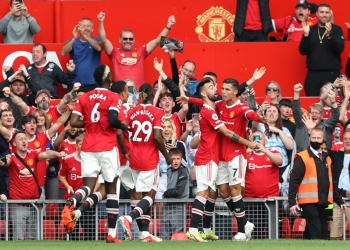 El teatro en el que se cumplen los sueños: ¡Debut, doblete de CR7 y triunfo del United!