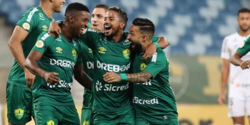 Yesus Cabrera y su primera asistencia en el fútbol de Brasil