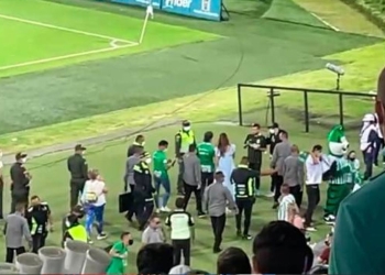 «Pelagatos», los hinchas de Atlético Nacional y el abucheo al alcalde Daniel Quintero